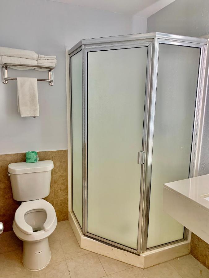 Rodeway Inn Midland Dış mekan fotoğraf