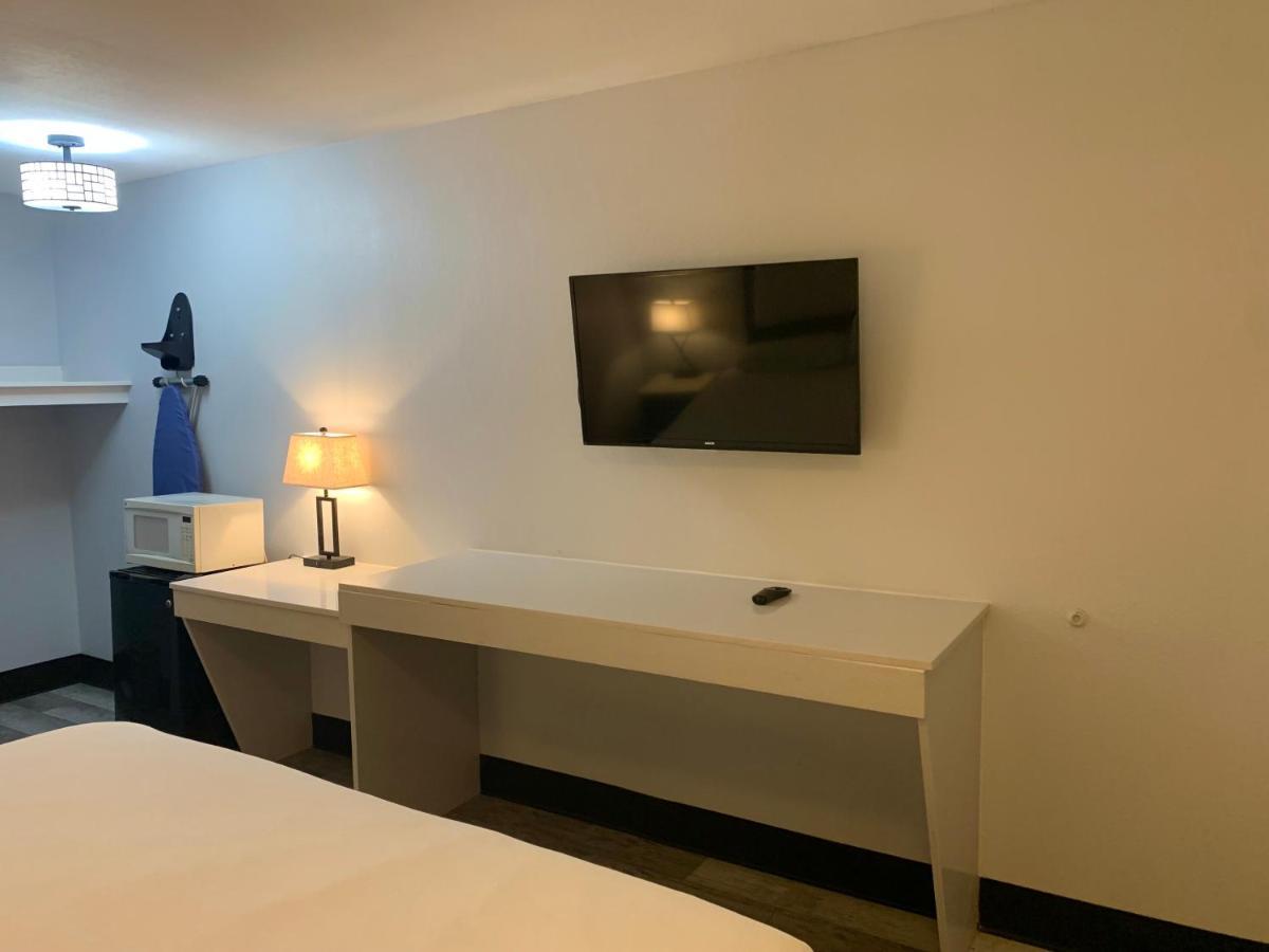 Rodeway Inn Midland Dış mekan fotoğraf