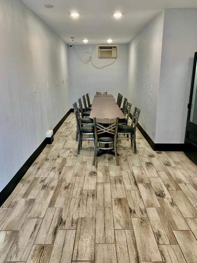 Rodeway Inn Midland Dış mekan fotoğraf