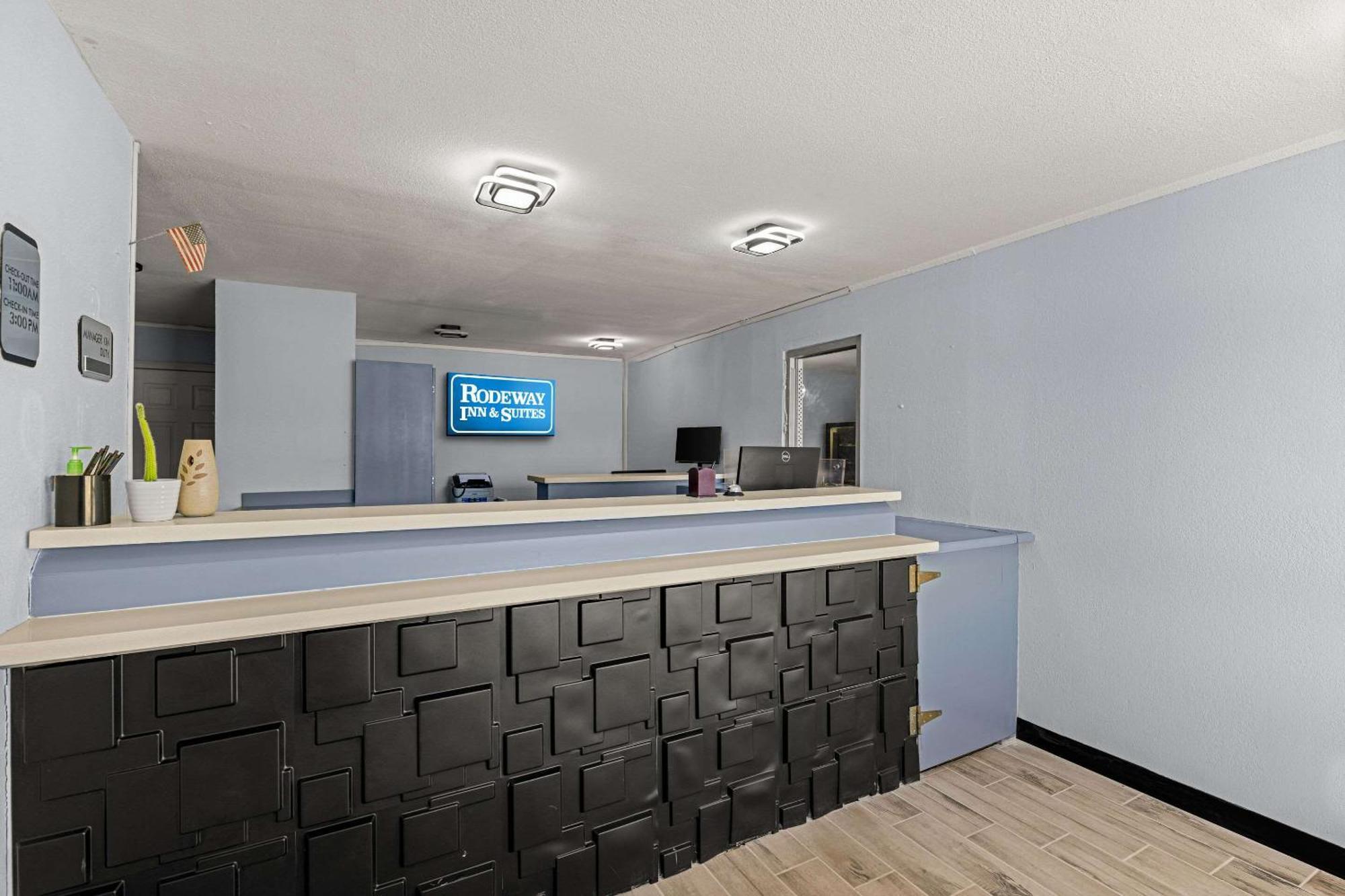 Rodeway Inn Midland Dış mekan fotoğraf