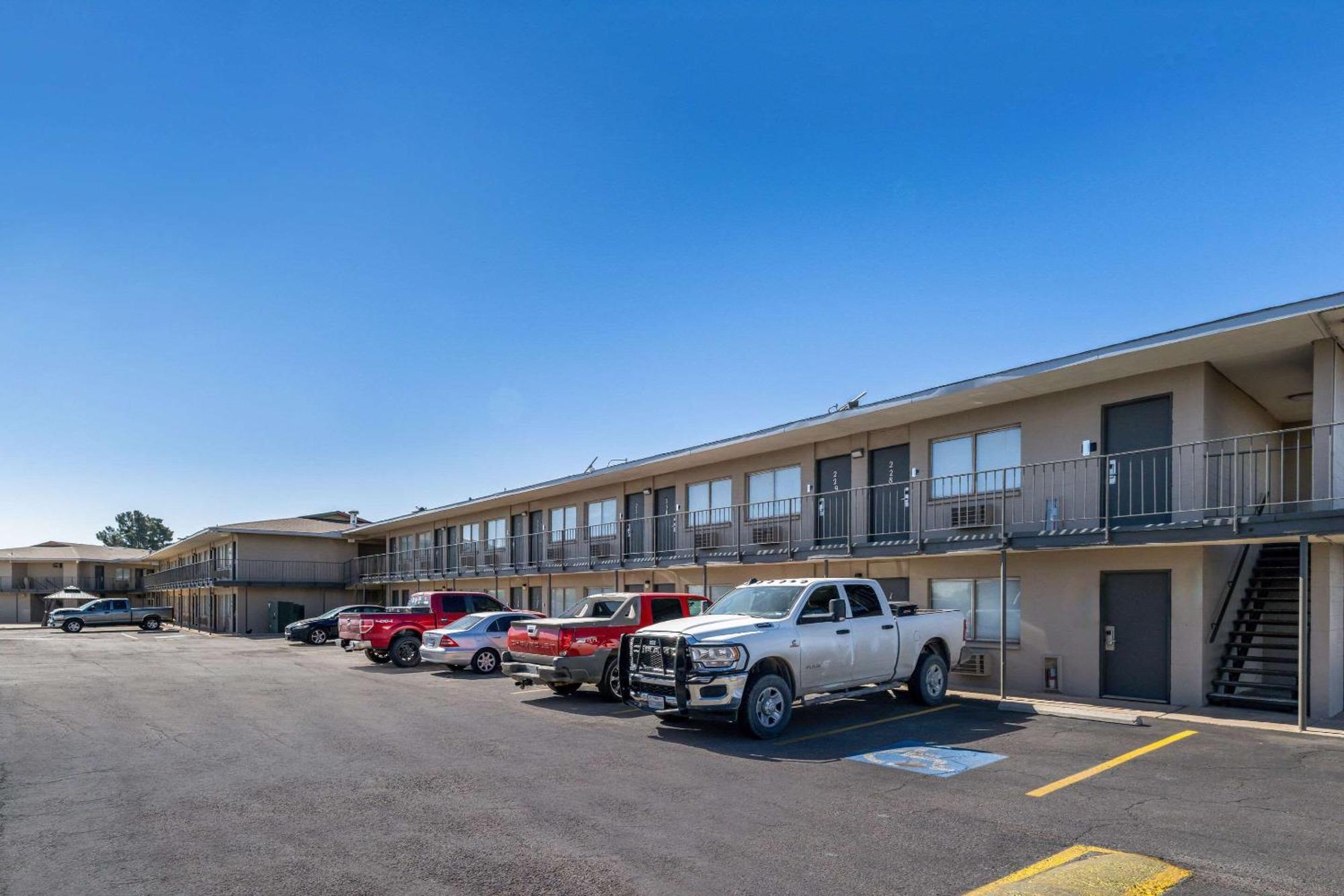 Rodeway Inn Midland Dış mekan fotoğraf